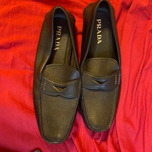Black mens prada dress shoes. Size 10 1/2. 2dd151.  Never worn. Like new.